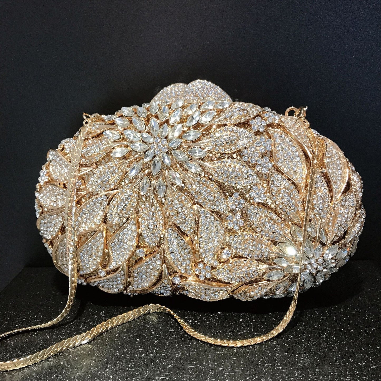 "Sac de soirée féminin avec feuille, fleur et strass